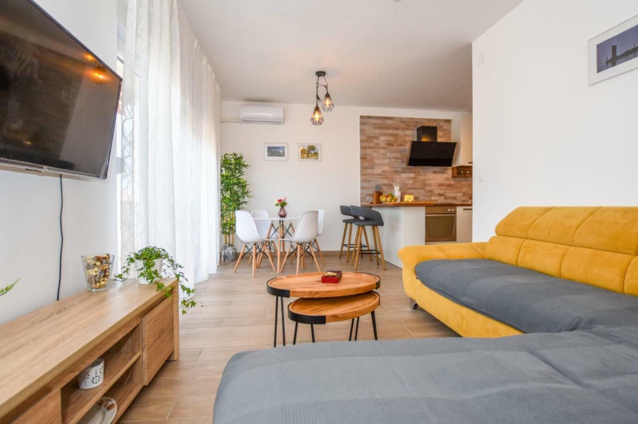 Apartments Milena 8 Mandre Kültér fotó
